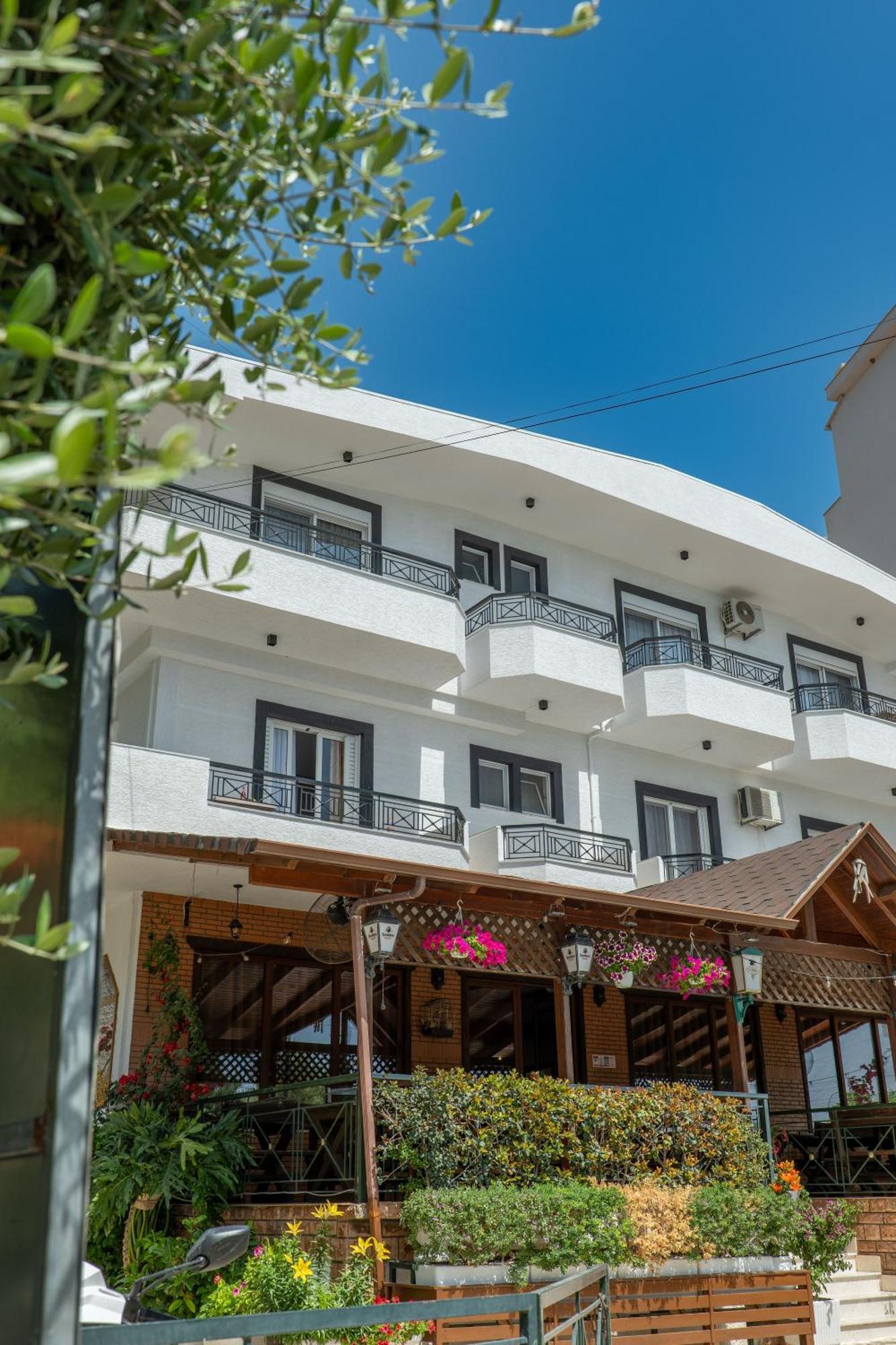 Sunkised Sarandë