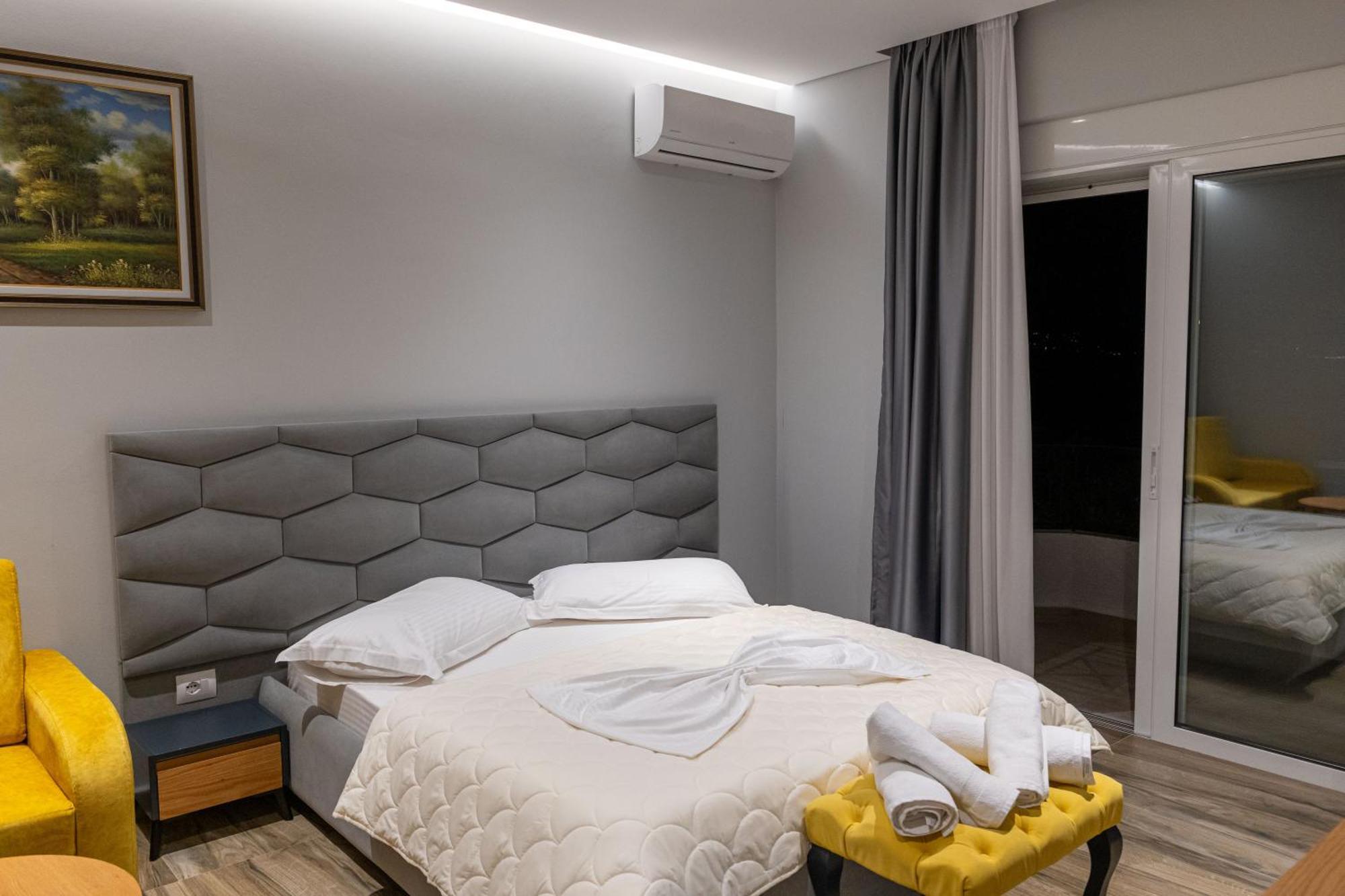 Sunkised Sarandë